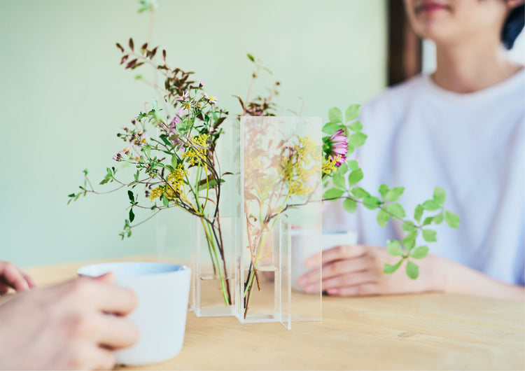 acree: vase コロナ禍のアクリルパーティションから生まれた花瓶